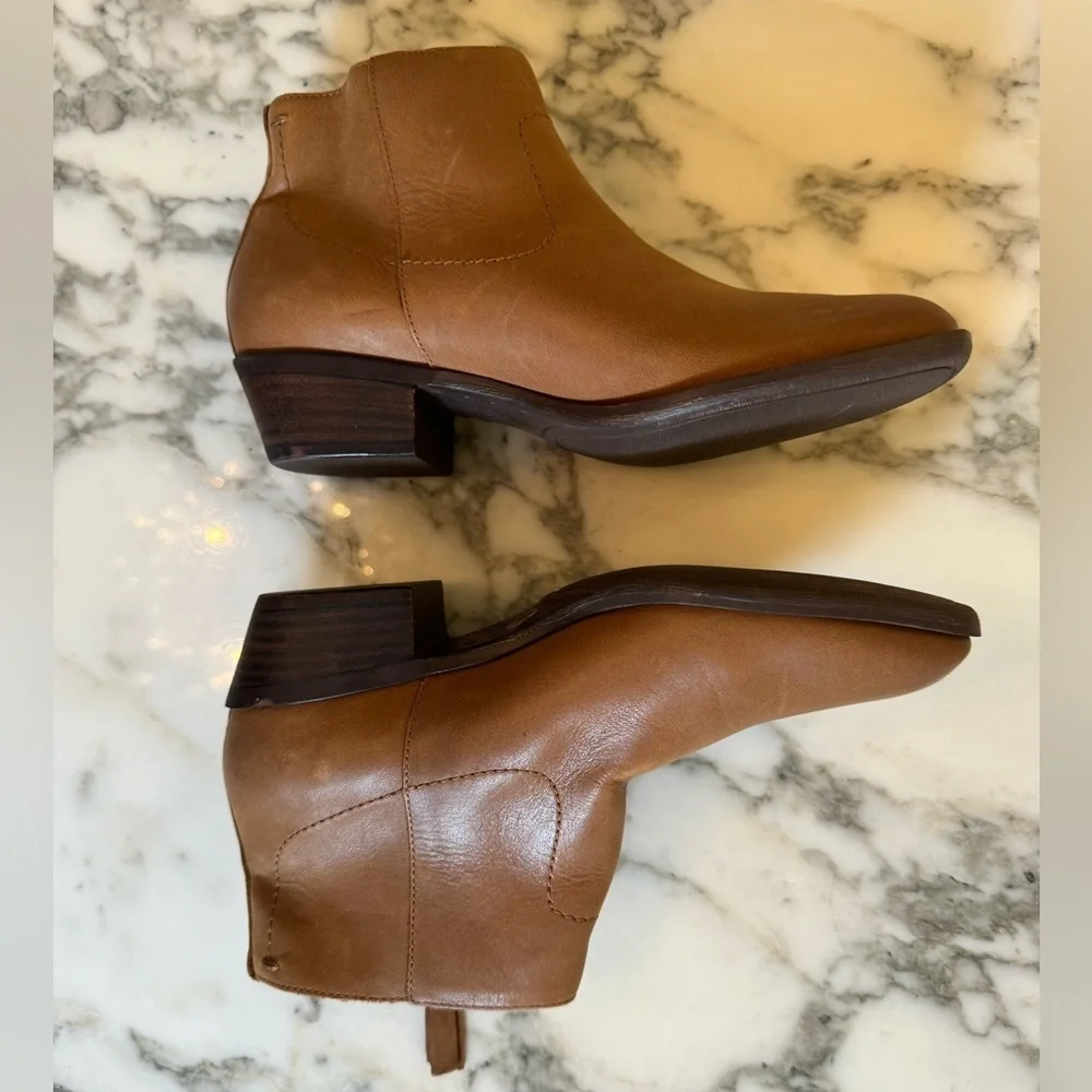 NWOB LUCKY BRAND Blandre Ankle Boot /women size 6.5/37